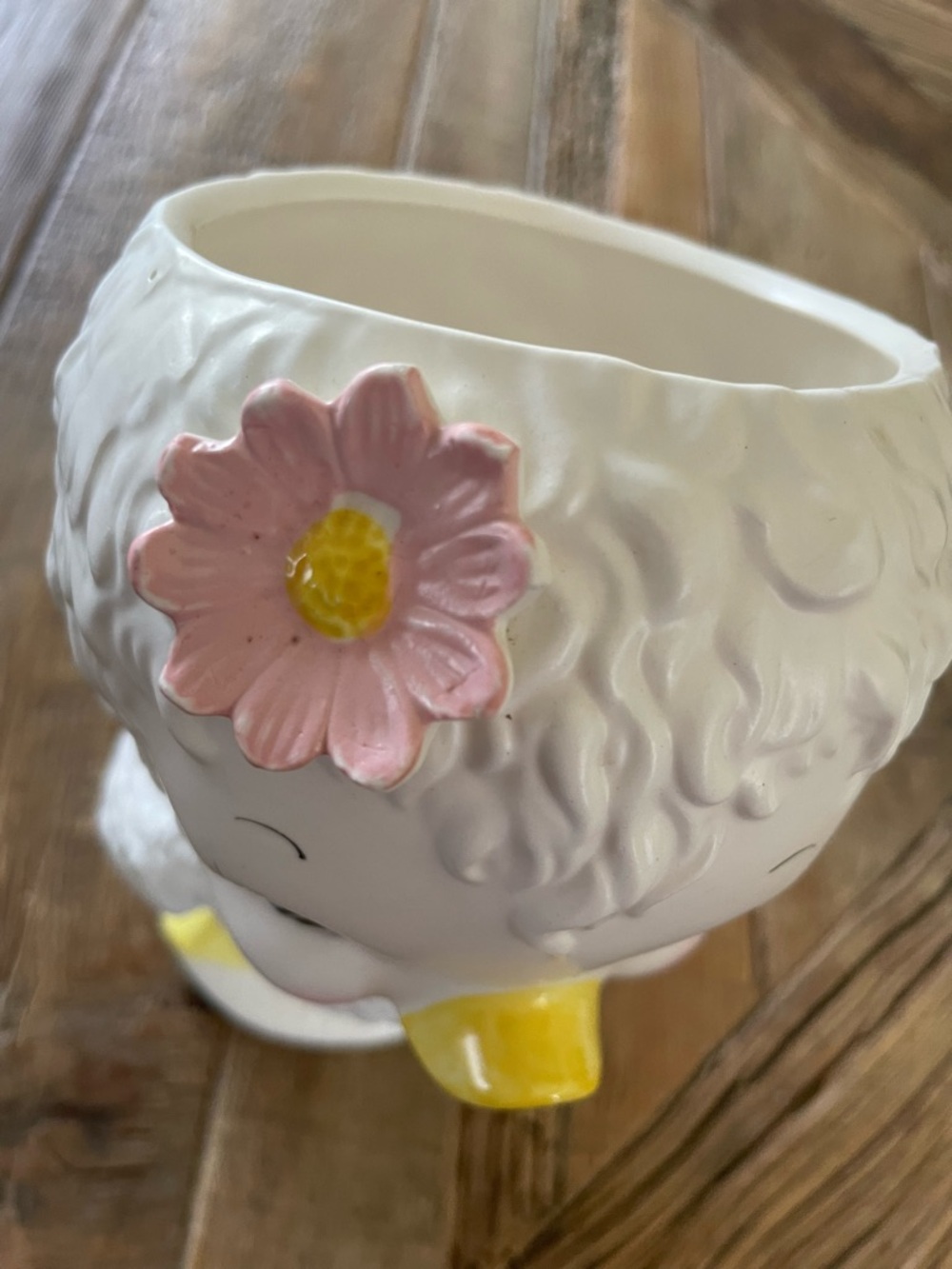 Vintage Chick Vase/Utensil Holder In Excellent Condition - Picture 6 of 8